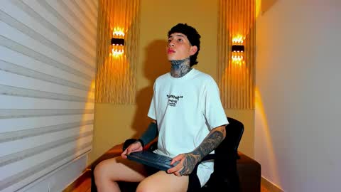 Snapshot of dante_armstrong chatting on 8, 11, 2025 dante_armstrong online show from 8, 11, 2025