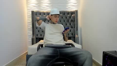 Snapshot of dante_armstrong chatting on 6, 1, 2026 dante_armstrong online show from 6, 1, 2026