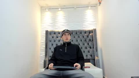 Snapshot of dante_armstrong chatting on 7, 1, 2026 dante_armstrong online show from 7, 1, 2026