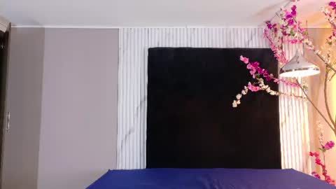 Snapshot of danteandviolete_cr chatting on 7, 7, 2026 DANTEVIOLETE online show from 7, 7, 2026