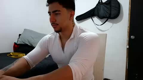 Snapshot of dantevicius chatting on 14, 11, 2025 Dante Vicius online show from 14, 11, 2025