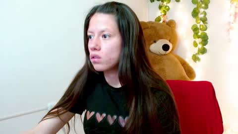 Snapshot of daphne737629 chatting on 22, 12, 2025 daphne737629 online show from 22, 12, 2025