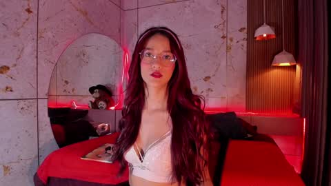 Daphne online show from 7, 2, 2025