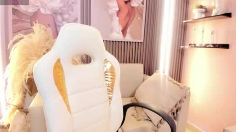 Daphne  online show from 30, 11, 2025