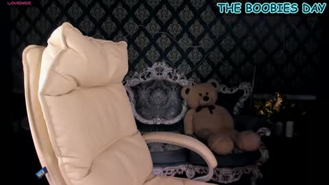Snapshot of daphne_moss chatting on 22, 10, 2025 Agatha  online show from 22, 10, 2025