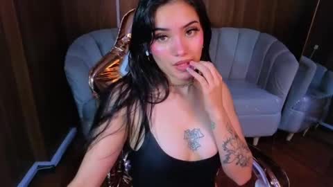Snapshot of daphne_nicole_b chatting on 15, 4, 2026 daphne_nicole_b online show from 15, 4, 2026
