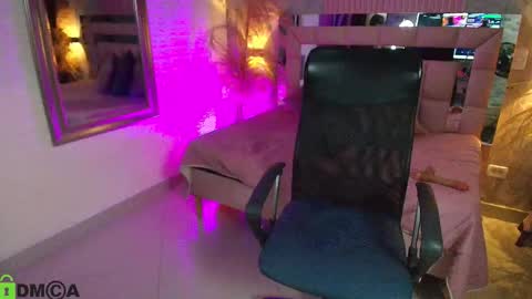 daphne_walton online show from 19, 2, 2026