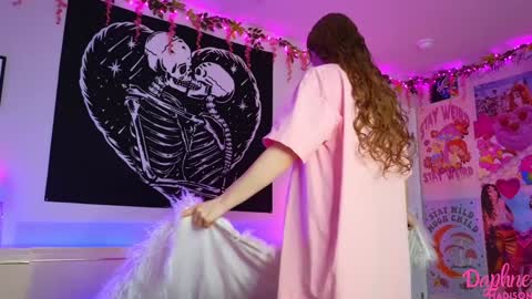 Daphne Madison online show from 10, 3, 2025