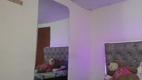 Snapshot of daphnepurple chatting on 24, 1, 2025 DAPHNE online show from 24, 1, 2025