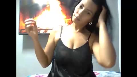 daphnerosses online show from 16, 10, 2025