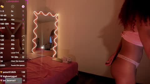 Snapshot of daphnne_tay chatting on 11, 1, 2025 dhapnne online show from 11, 1, 2025
