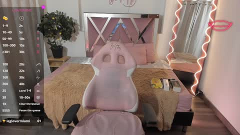 Snapshot of daphnne_tay chatting on 31, 1, 2025 dhapnne online show from 31, 1, 2025