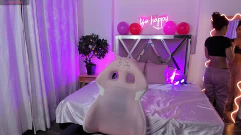 Snapshot of daphnne_tay chatting on 22, 2, 2025 dhapnne online show from 22, 2, 2025