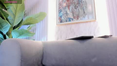 Snapshot of dara_petite_ chatting on 2, 11, 2025 online show from 2, 11, 2025