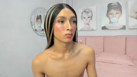 Snapshot of dara_petite_ chatting on 16, 11, 2025 online show from 16, 11, 2025