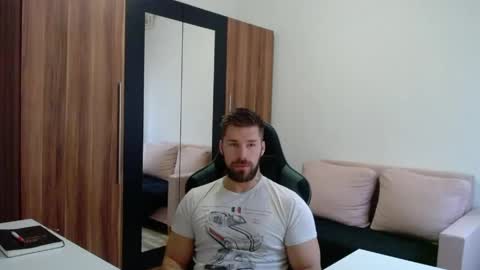 darius_94 online show from 13, 4, 2026
