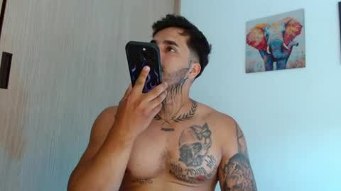 Snapshot of darius_phoenix chatting on 24, 6, 2026 Darius Phoenix online show from 24, 6, 2026