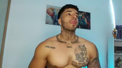 Snapshot of darius_phoenix chatting on 26, 6, 2026 Darius Phoenix online show from 26, 6, 2026