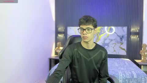 Snapshot of dark_desiree18 chatting on 10, 4, 2026 DARCK online show from 10, 4, 2026