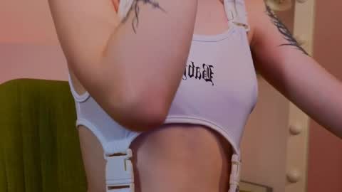 Lola online show from 23, 2, 2025