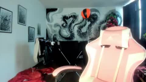 Snapshot of dark_miau chatting on 2, 12, 2025 miau online show from 2, 12, 2025