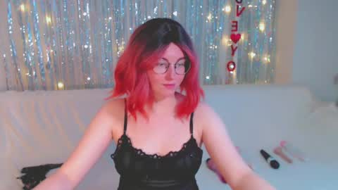 Kelly online show from 6, 12, 2024