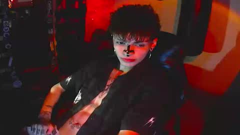 Snapshot of darkness_prince_x chatting on 27, 10, 2025 online show from 27, 10, 2025