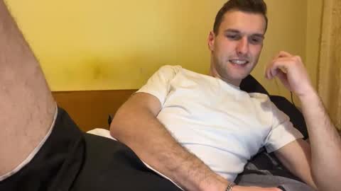 Snapshot of darktempt_ chatting on 5, 12, 2025 Nick online show from 5, 12, 2025