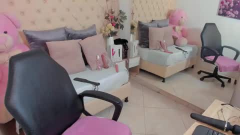 Darle Volant online show from 28, 10, 2025