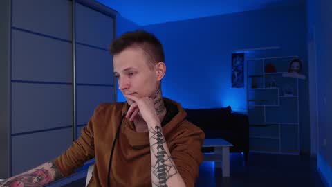 Snapshot of darling__oliver chatting on 2, 12, 2024 your lovely Oli online show from 2, 12, 2024