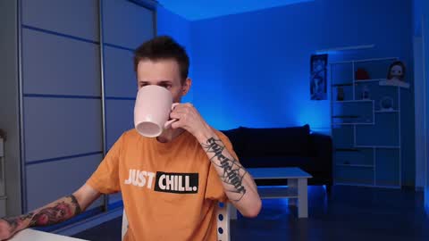 Snapshot of darling__oliver chatting on 25, 12, 2024 your lovely Oli online show from 25, 12, 2024