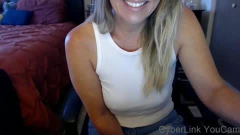 Snapshot of darlingd77 chatting on 28, 10, 2025 DarlingD online show from 28, 10, 2025