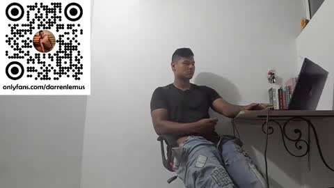 Snapshot of darren_lemus chatting on 1, 10, 2025 Darren lemus online show from 1, 10, 2025