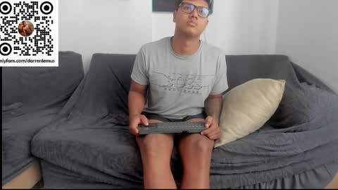 Snapshot of darren_lemus chatting on 11, 10, 2025 Darren lemus online show from 11, 10, 2025