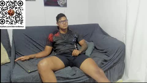 Snapshot of darren_lemus chatting on 22, 10, 2025 Darren lemus online show from 22, 10, 2025