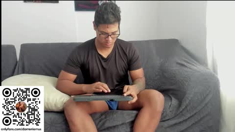 Snapshot of darren_lemus chatting on 5, 11, 2025 Darren lemus online show from 5, 11, 2025