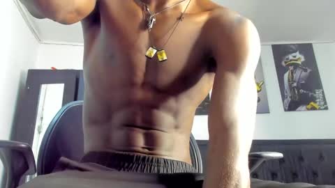 Snapshot of darwin_jhonson chatting on 18, 12, 2024 Darwin online show from 18, 12, 2024