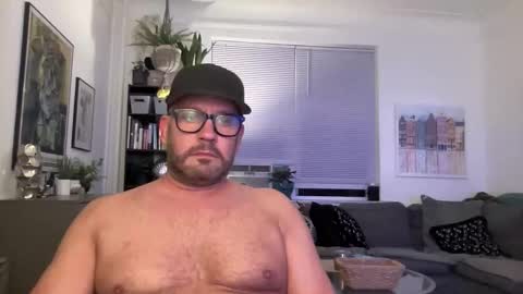 Snapshot of datguy127 chatting on 27, 3, 2026 Datguy127 online show from 27, 3, 2026