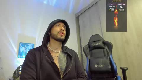 Snapshot of dave_max93 chatting on 12, 10, 2025 DAVE MAX online show from 12, 10, 2025