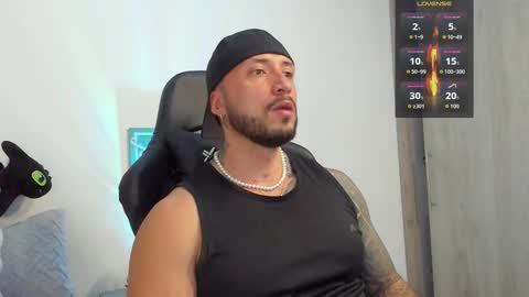 Snapshot of dave_max93 chatting on 15, 10, 2025 DAVE MAX online show from 15, 10, 2025