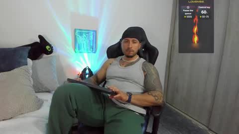 Snapshot of dave_max93 chatting on 18, 10, 2025 DAVE MAX online show from 18, 10, 2025