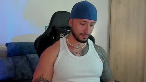 Snapshot of dave_max93 chatting on 4, 11, 2025 DAVE MAX online show from 4, 11, 2025