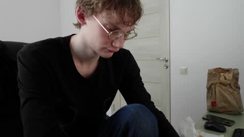 Snapshot of dave_redmond chatting on 13, 5, 2026 DAVE REDMOND online show from 13, 5, 2026