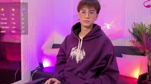 Snapshot of davi_tay chatting on 8, 8, 2026 Davi sweet boy - follow me 3 online show from 8, 8, 2026