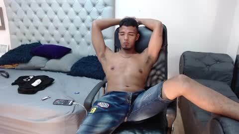 Snapshot of david_bandercock chatting on 4, 1, 2025 david_bandercock online show from 4, 1, 2025