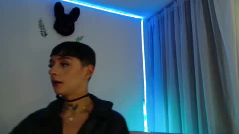 Snapshot of david_fox01 chatting on 2, 10, 2025 David Fox online show from 2, 10, 2025