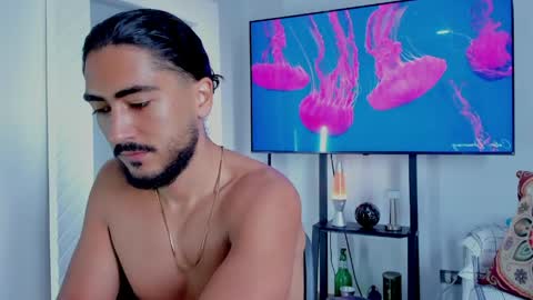 Hey im David that loves to explore and speak their fantasies. Very open talktative and nice. Feel free to chat with me online show from 7, 5, 2026