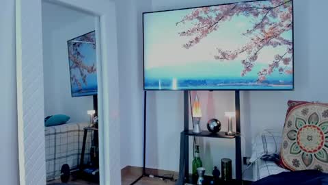 Hey im David that loves to explore and speak their fantasies. Very open talktative and nice. Feel free to chat with me online show from 8, 5, 2026