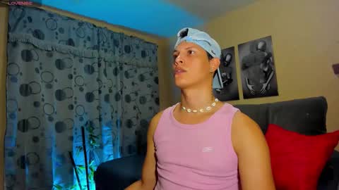 Snapshot of david_neill chatting on 16, 12, 2025 David Neill online show from 16, 12, 2025