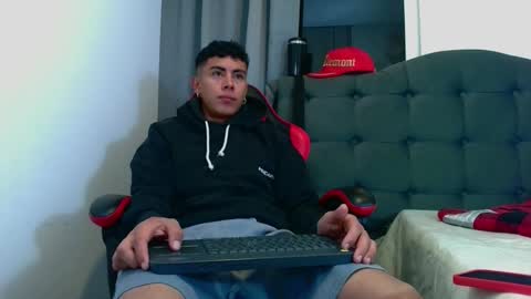 Snapshot of david_savage_ chatting on 6, 10, 2025 david online show from 6, 10, 2025